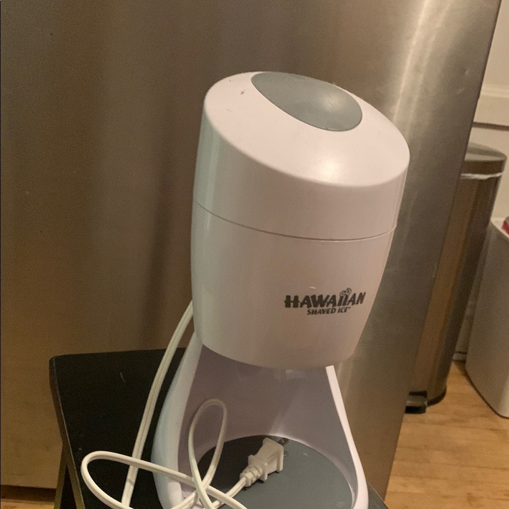Hawaiian Shaved Ice Machine - Picture 5 of 7